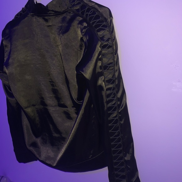 Puma Jacket (Windbreaker) - Picture 2 of 4